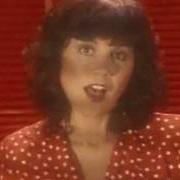 The lyrics I KNEW YOU WHEN of LINDA RONSTADT is also present in the album Get closer (1982)