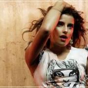 The lyrics NIGHT IS YOUNG of NELLY FURTADO is also present in the album The best of nelly furtado