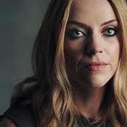 The lyrics THIS IS THE LIFE of AMY MACDONALD is also present in the album Woman of the world (the best of 2007 - 2018) (2018)