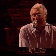 The lyrics I THINK IT'S GOING TO RAIN TODAY of RANDY NEWMAN is also present in the album Live (1971)