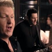 The lyrics I'M ON FIRE of RASCAL FLATTS is also present in the album Rewind (2014)