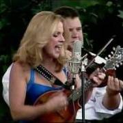 The lyrics WORLD'S BIGGEST FOOL of RHONDA VINCENT is also present in the album Good thing going (2008)
