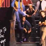 The lyrics SAWMILL ROAD of DIAMOND RIO is also present in the album Close to the edge (1992)