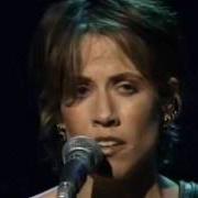 The lyrics SUBWAY of SHERYL CROW is also present in the album The globe sessions