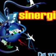 The lyrics DÉJAME DANZAR EN EL FUEGO of SINERGIA is also present in the album Delirio (2007)