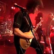 The lyrics THE HAUNTING of TESTAMENT is also present in the album Live in london (2005)
