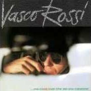 The lyrics TU CHE DORMIVI PIANO of VASCO ROSSI is also present in the album Ma cosa vuoi che sia una canzone (1978)