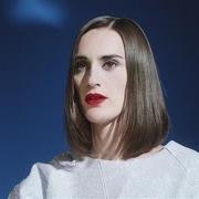 The lyrics BASSIN of YELLE is also present in the album Complètement fou (2014)