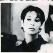 The lyrics AMOUREUSE of BARBARA is also present in the album L'aigle noir cd n.8 (1992)