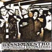 The lyrics RAPPRESENTO PER IL FINE SETTIMANA (FEAT. ESA) of BASSI MAESTRO is also present in the album Contro gli estimatori (1996)