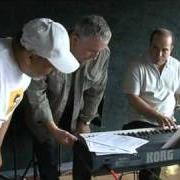 The lyrics IDENTITÉ NATIONALE of BERNARD LAVILLIERS is also present in the album Causes perdues et musiques tropicales (2010)