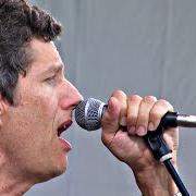 The lyrics KING OF NEW ORLEANS of BETTER THAN EZRA is also present in the album Live at the house of blues new orleans (2004)
