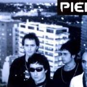 The lyrics LOS PIBES of PIER is also present in the album Seguir latiendo (2004)