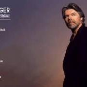 The lyrics SUNSPOT BABY of BOB SEGER is also present in the album Greatest hits 2 (2003)