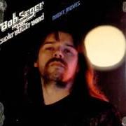 The lyrics ROCK AND ROLL NEVER FORGETS of BOB SEGER is also present in the album Night moves (1976)
