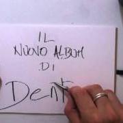 The lyrics PICCOLO DESTINO RIDICOLO of DENTE is also present in the album Io tra di noi (2011)