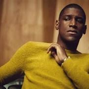 The lyrics EARTHQUAKE of LABRINTH is also present in the album The gallery