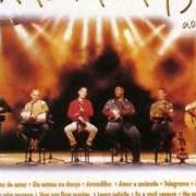 The lyrics MEDLEY: ONDE MORA O PAGODE / ESSA E A HORA of EXALTASAMBA is also present in the album Exaltasamba ao vivo (2002)