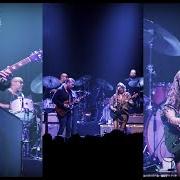 The lyrics SHAME (LIVE AT THE CHICAGO THEATRE / 2018) of TEDESCHI TRUCKS BAND is also present in the album High & mighty (2019)