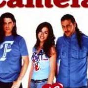 The lyrics SENTIR EL AMOR MORIR of CAMELA is also present in the album 10 de corazón (2004)