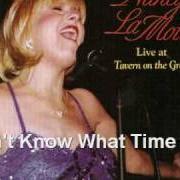 The lyrics HOW DEEP IS THE OCEAN of NANCY LAMOTT is also present in the album Live at tavern on the green (2005)