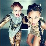 The lyrics CLAP SNAP of ICONA POP is also present in the album Emergency (2016)