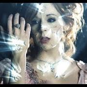 The lyrics HEIST of LINDSEY STIRLING is also present in the album Shatter me (2014)
