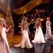 The lyrics HARK THE HERALD ANGELS SING of CELTIC WOMAN is also present in the album Home for christmas (2012)