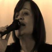 The lyrics JE ME SOUVIENS of LISA ANGELL is also present in the album Des mots... (2013)