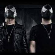 The lyrics HOUSE N* 84 of THE BLOODY BEETROOTS is also present in the album Romborama (2009)