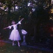 The lyrics HEAVENWARD of WOLF ALICE is also present in the album Visions of a life (2017)