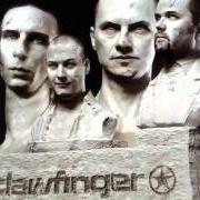 The lyrics KICK IT of CLAWFINGER is also present in the album Zeros & heroes (2003)