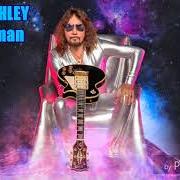 The lyrics BRONX BOY of ACE FREHLEY is also present in the album Spaceman (2018)