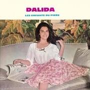 The lyrics O SOLE MIO of DALIDA is also present in the album Les enfants du pirée (1960)