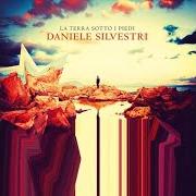 The lyrics LA COSA GIUSTA of DANIELE SILVESTRI is also present in the album La terra sotto i piedi (2019)