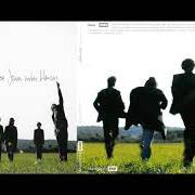 The lyrics ME MUERO POR HACERLO BIEN of ELEFANTES is also present in the album Somos nubes blancas (2005)