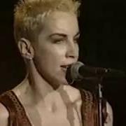 The lyrics THIS CITY NEVER SLEEPS of EURYTHMICS is also present in the album Live 1983-1989 (1993)