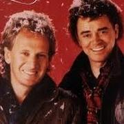 The lyrics THE CHRISTMAS SONG (CHESTNUTS ROASTING ON AN OPEN FIRE) of AIR SUPPLY is also present in the album The christmas album (1987)