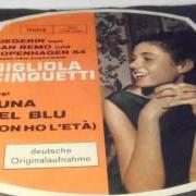 The lyrics A CASA PER NATALE of GIGLIOLA CINQUETTI is also present in the album Luna nel blu...Con amore (1994)