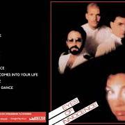 The lyrics LOVE ME of GLORIA ESTEFAN is also present in the album Eyes of innocence (1984)