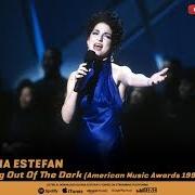 The lyrics HEART WITH YOUR NAME ON IT of GLORIA ESTEFAN is also present in the album Into the light (1990)