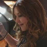 The lyrics HEY LOVE of GRETCHEN WILSON is also present in the album Right on time (2013)