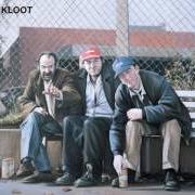 The lyrics TWIST of I AM KLOOT is also present in the album Natural history (2001)