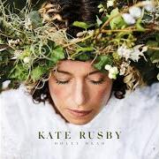 The lyrics HIPPO FOR CHRISTMAS of KATE RUSBY is also present in the album Holly head (2019)
