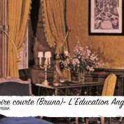 The lyrics LES MENSONGES of KATERINE is also present in the album L'éducation anglaise (1994)