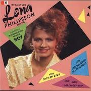 The lyrics JAG KÄNNER of LENA PHILIPSSON is also present in the album Boy (1987)