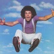 The lyrics MAGDALENA of LEO SAYER is also present in the album Endless flight (1976)