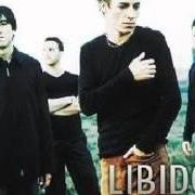 The lyrics EN ESTA HABITACIÓN of LIBIDO is also present in the album Hembra (2000)