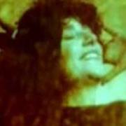 The lyrics STRINGI DI PIÙ of MIA MARTINI is also present in the album La mia razza (1990)