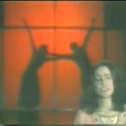 The lyrics UN UOMO PER ME of MIA MARTINI is also present in the album Per amarti (1977)